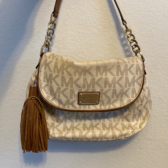 Michael Kors Handbags - Michael Kors Shoulder Bag Used